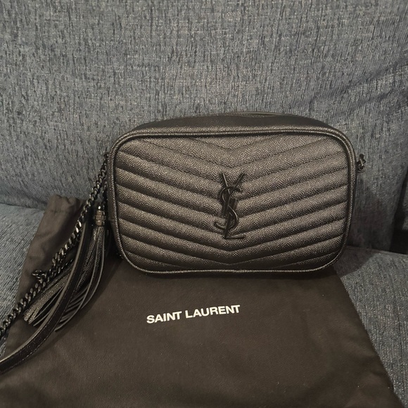 Saint Laurent
Lou Mini Camera Bag in Grained Quilted - Picture 9 of 11